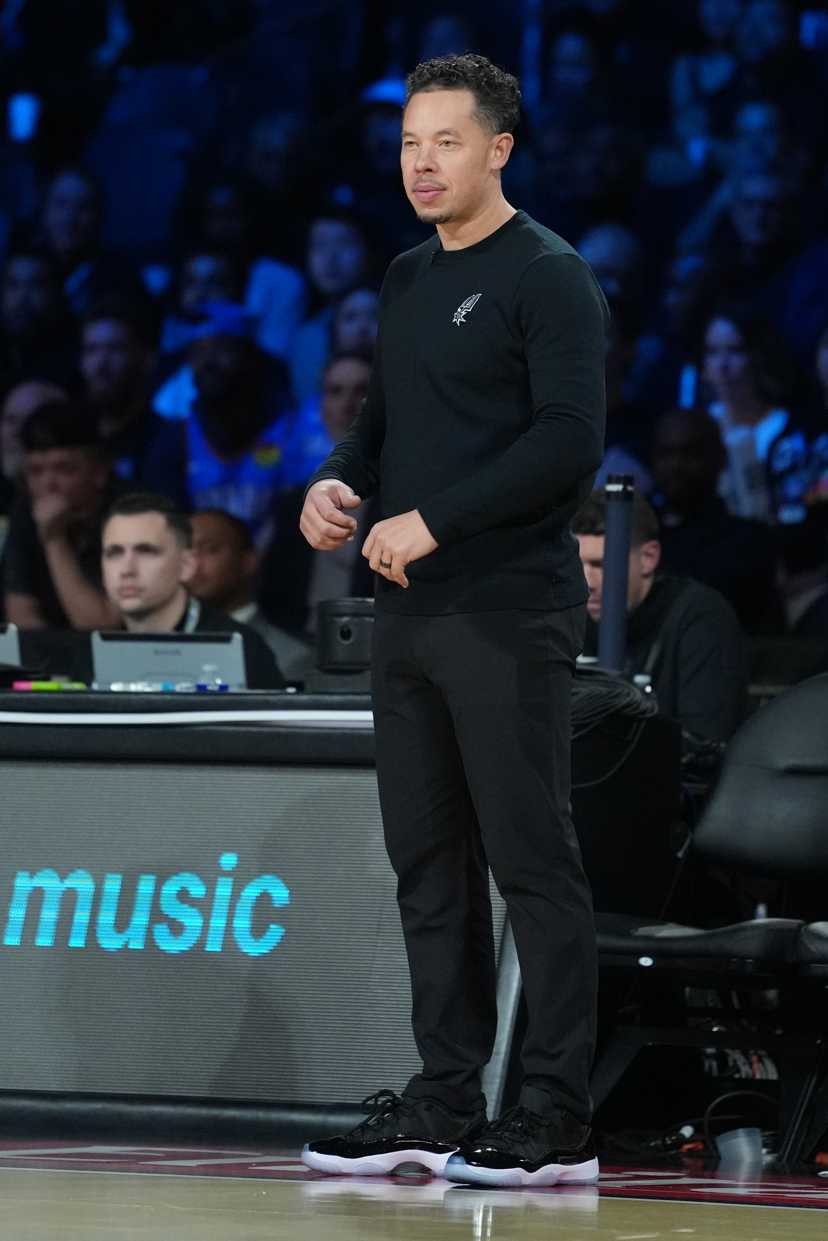 开云体育下载-解说：马刺进攻不稳定 核心打法也不明确 今天几乎全员松懈